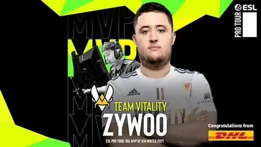 ZywOo化身定海神针：小蜜蜂逆转扳平图二，狙击神话再现赛场
